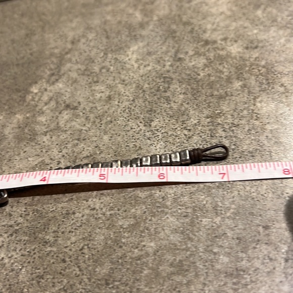 Uno de 50 bracelet. Leather clasp. Stone color looks blue. - Picture 5 of 6